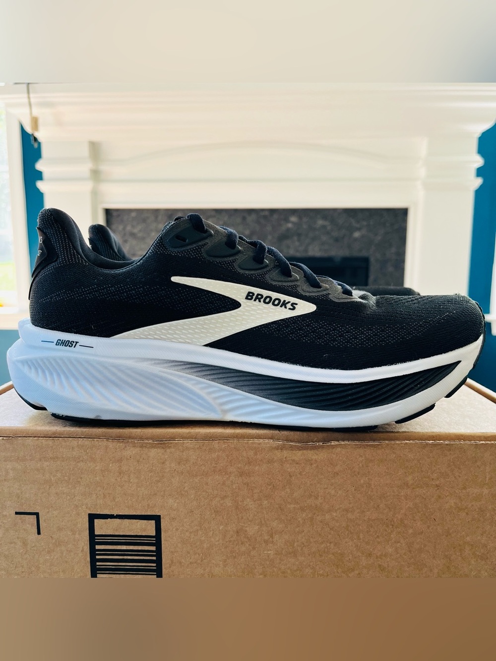 Sz 9 Brooks Ghost 17 Women's running shoe Black/White 120431-1B-090 NEW